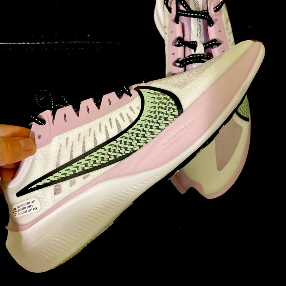 Nike Air Zoom Gravity
